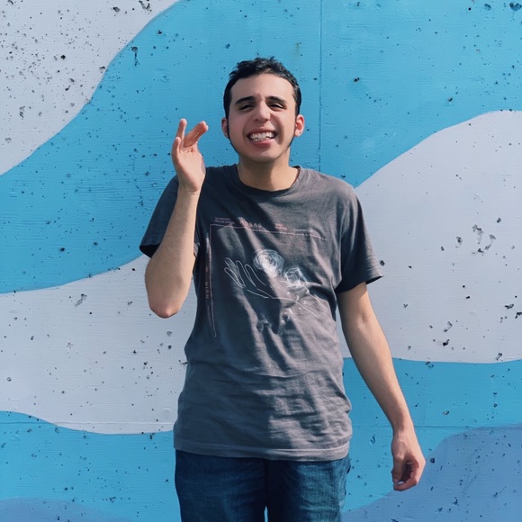 Meet your Posher, Karim - Picture 1 of 1